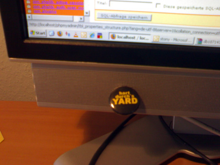 hart durch's YARD Anstecker